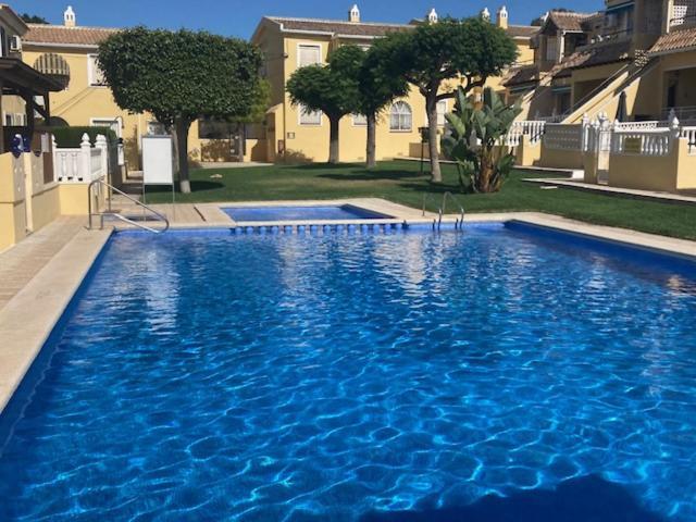 Villa Martin Secure Complex Two Bed Apartment With Access To Six Pools サン・ミゲル・デ・サリーナス エクステリア 写真